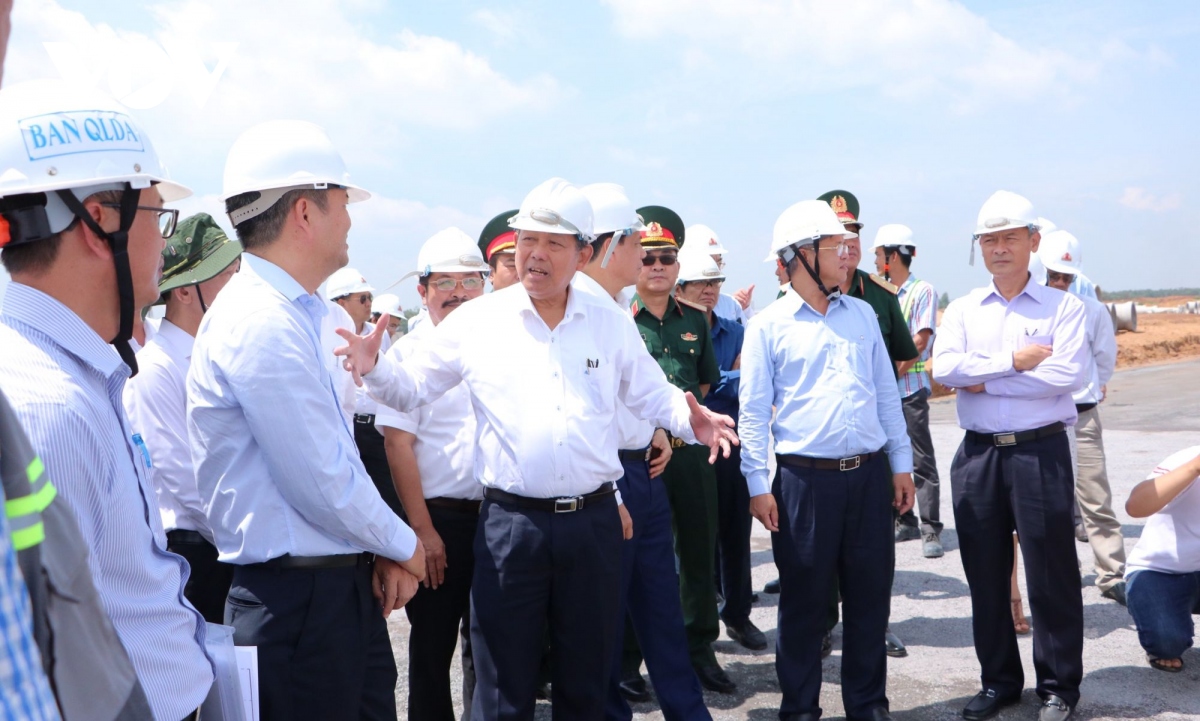 Phó Thủ tướng Trương Hoà Bình kiểm tra tiến độ dự án sân bay Long Thành